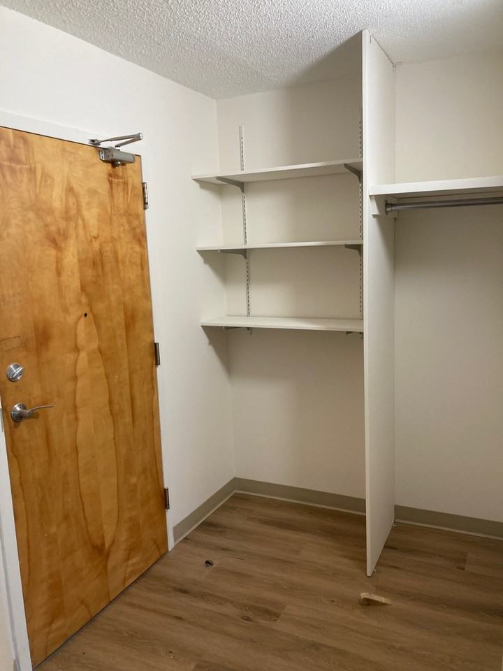 Sek On Toi Senior 55+ Apartments - Photo 7 of 27