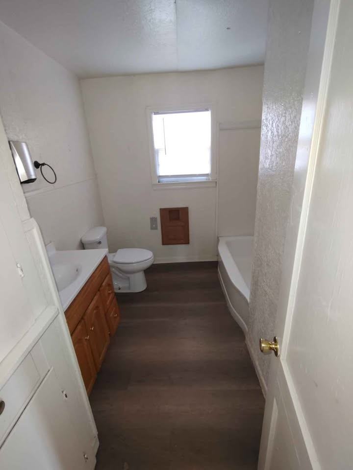 207 E Chestnut Ave #1 - Photo 3 of 7