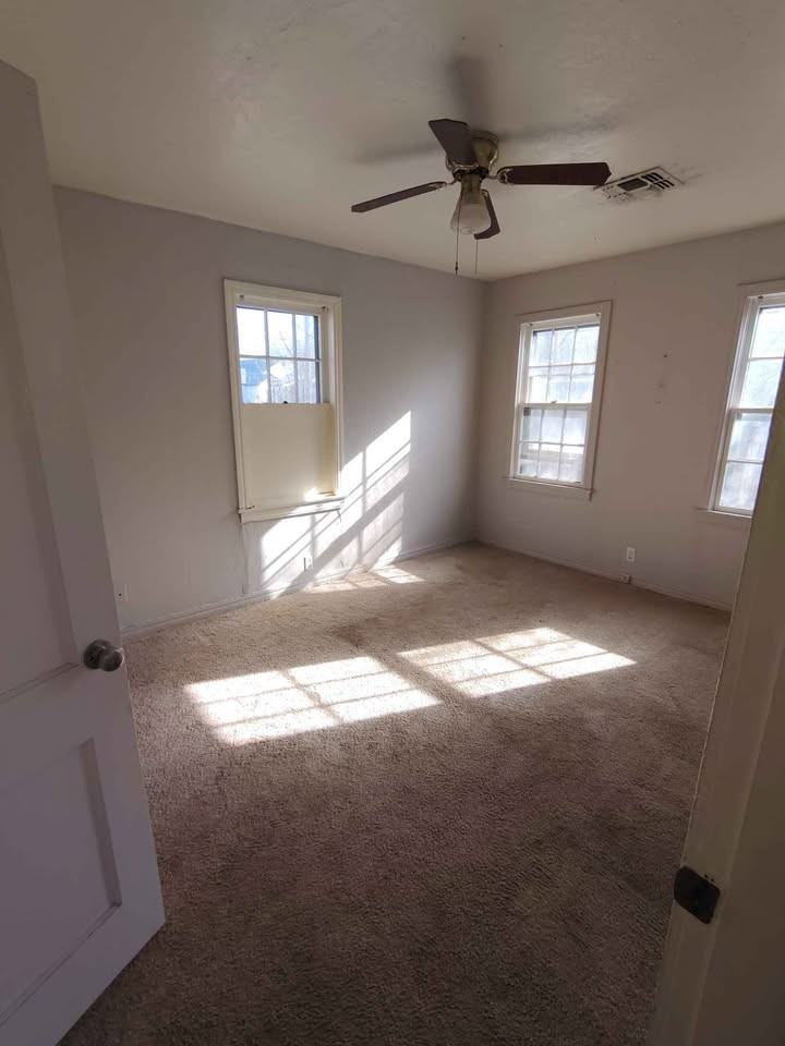 207 E Chestnut Ave #1 - Photo 5 of 7