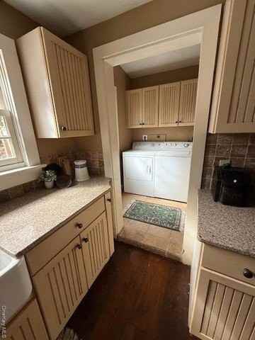 225 Christian Ave - Photo 2 of 23