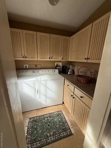 225 Christian Ave - Photo 5 of 23