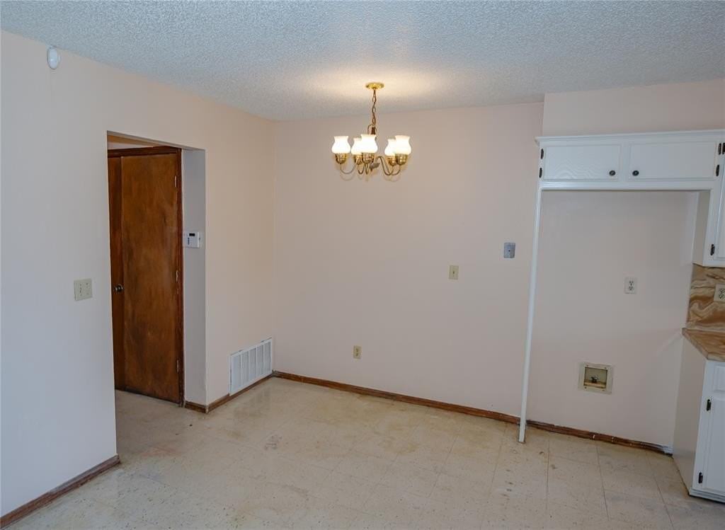 931 Sw 63rd St - Photo 5 of 17