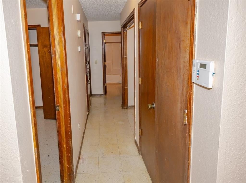 931 Sw 63rd St - Photo 7 of 17