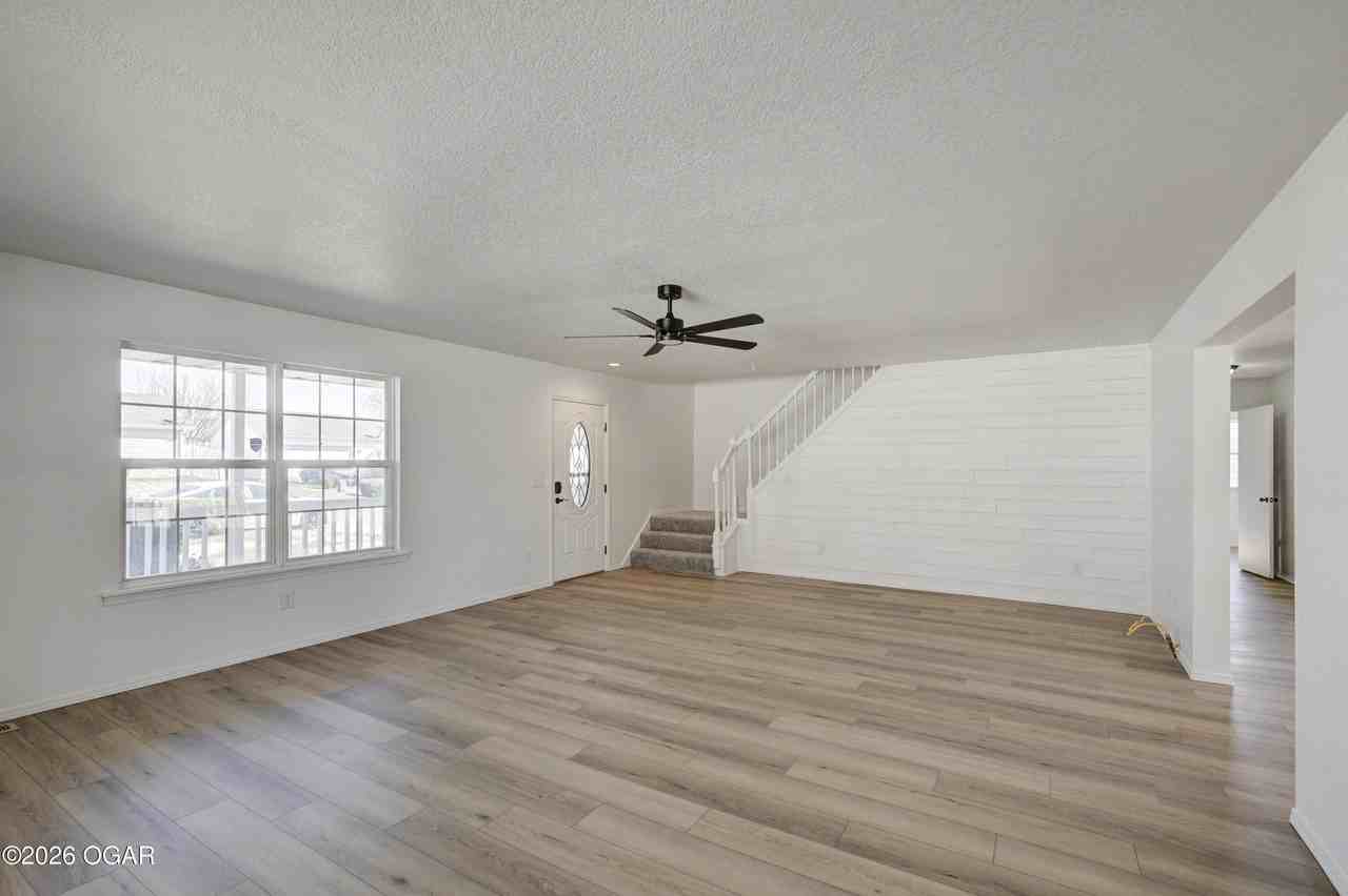 1935 Meadows Dr - Photo 6 of 35