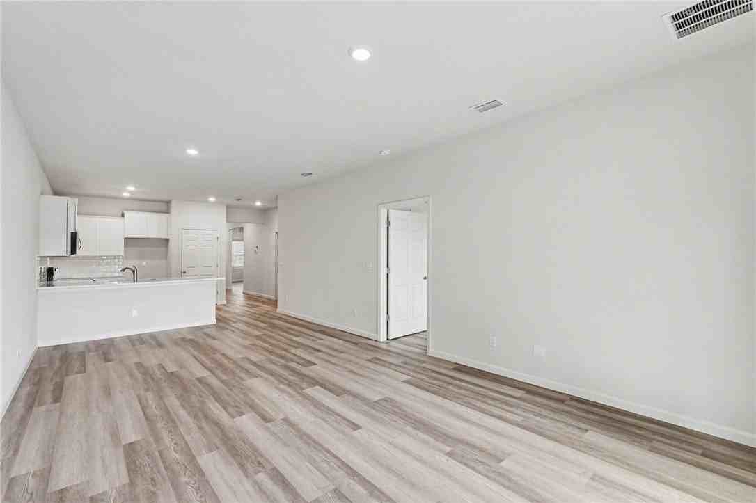 8995 Orchid Reserve Cir - Photo 6 of 32