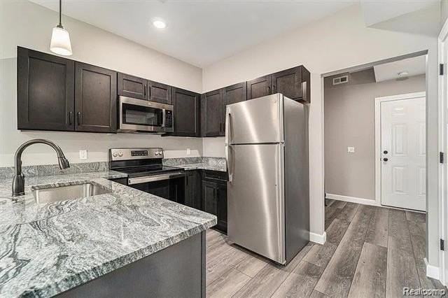 1251 E Woodward Heights Blvd #17 - Photo 2 of 7