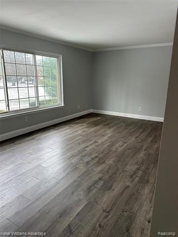 653 E Fox Hills Dr #49 - Photo 2 of 17