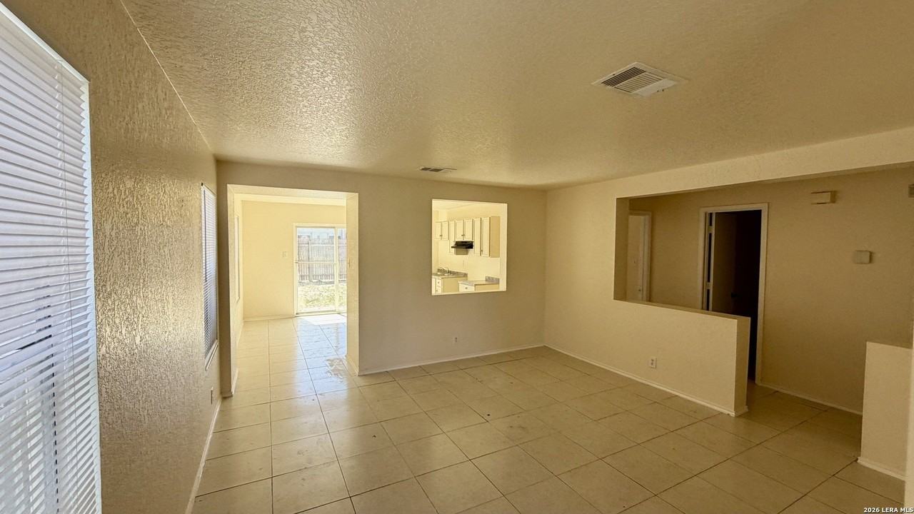 10026 Sungate Park - Photo 2 of 24