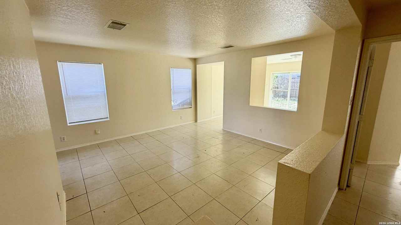 10026 Sungate Park - Photo 3 of 24