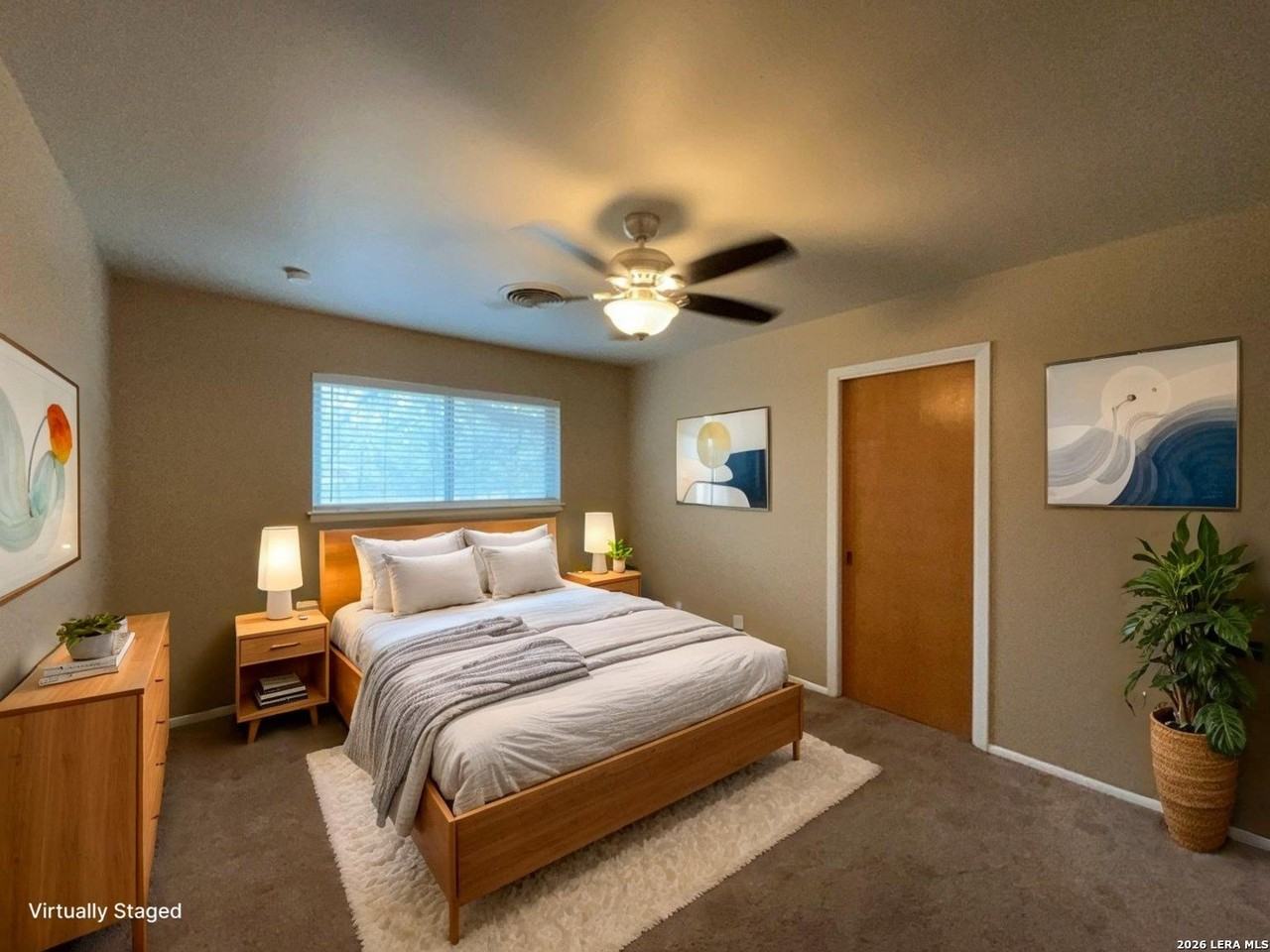 834 Fabulous Dr - Photo 4 of 48