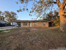 featured image of 915 E Frio St