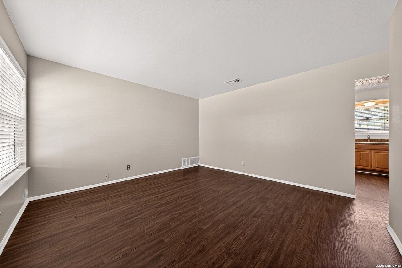 4862 Castle Arms - Photo 5 of 29