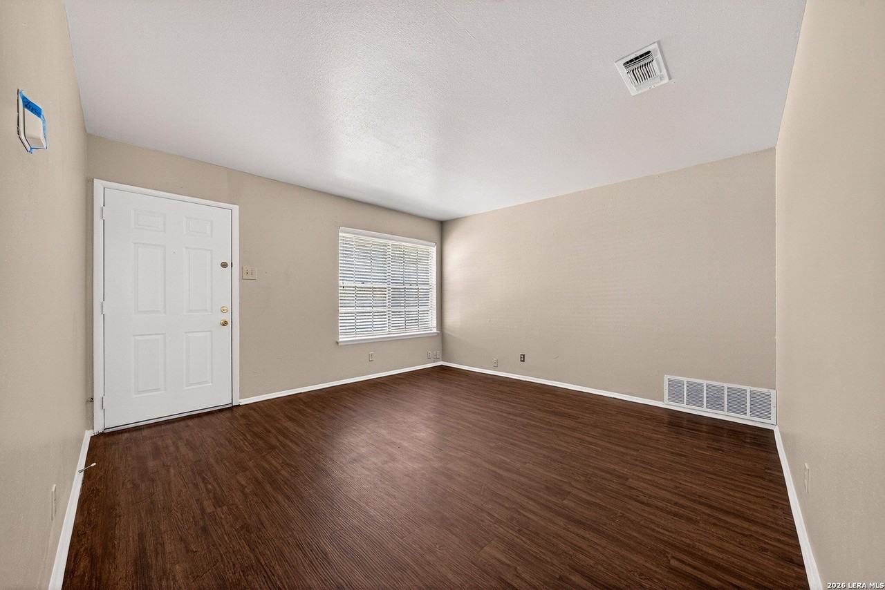 4862 Castle Arms - Photo 6 of 29