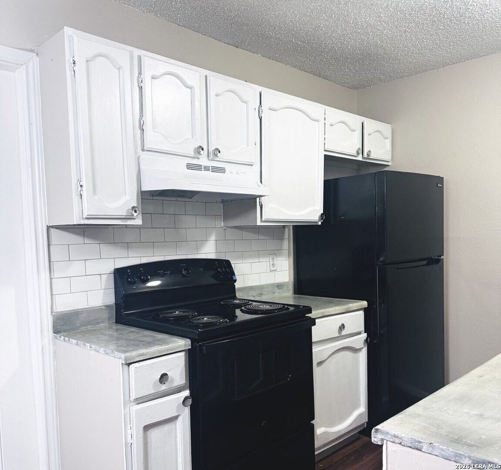 8719 Potlatch St - Photo 3 of 14