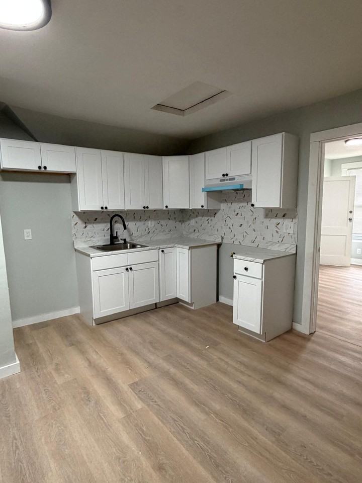 145 Starr St #3 - Photo 4 of 9