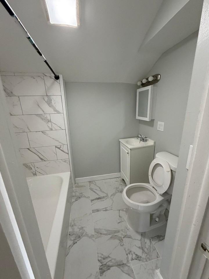 145 Starr St #3 - Photo 5 of 9