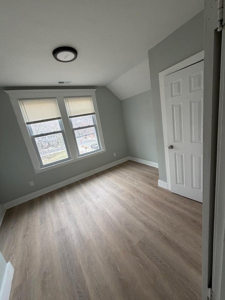 145 Starr St #3 - Photo 6 of 9