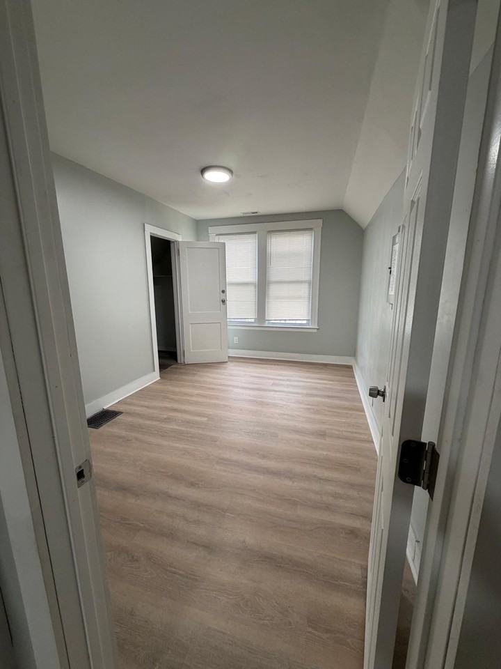 145 Starr St #3 - Photo 7 of 9