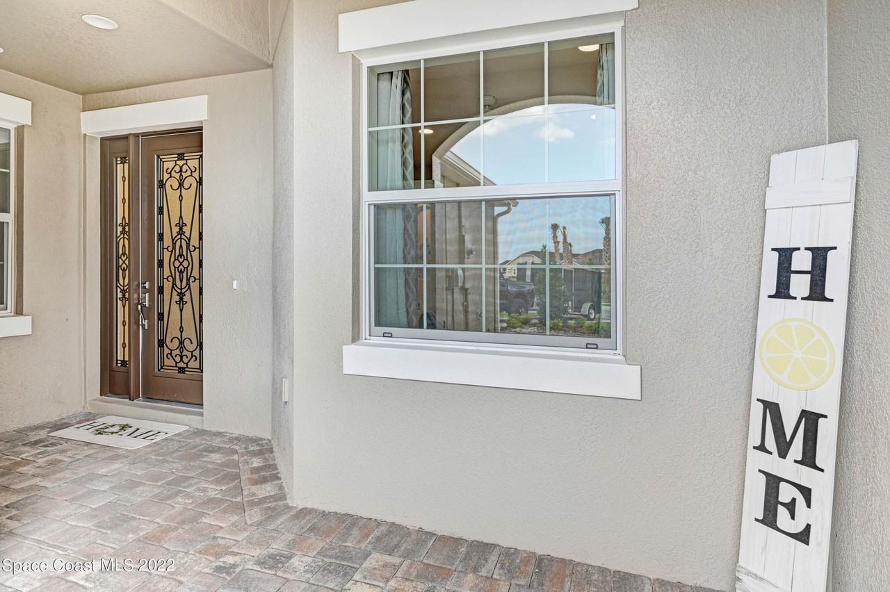 8563 Loren Cove Dr - Photo 3 of 50