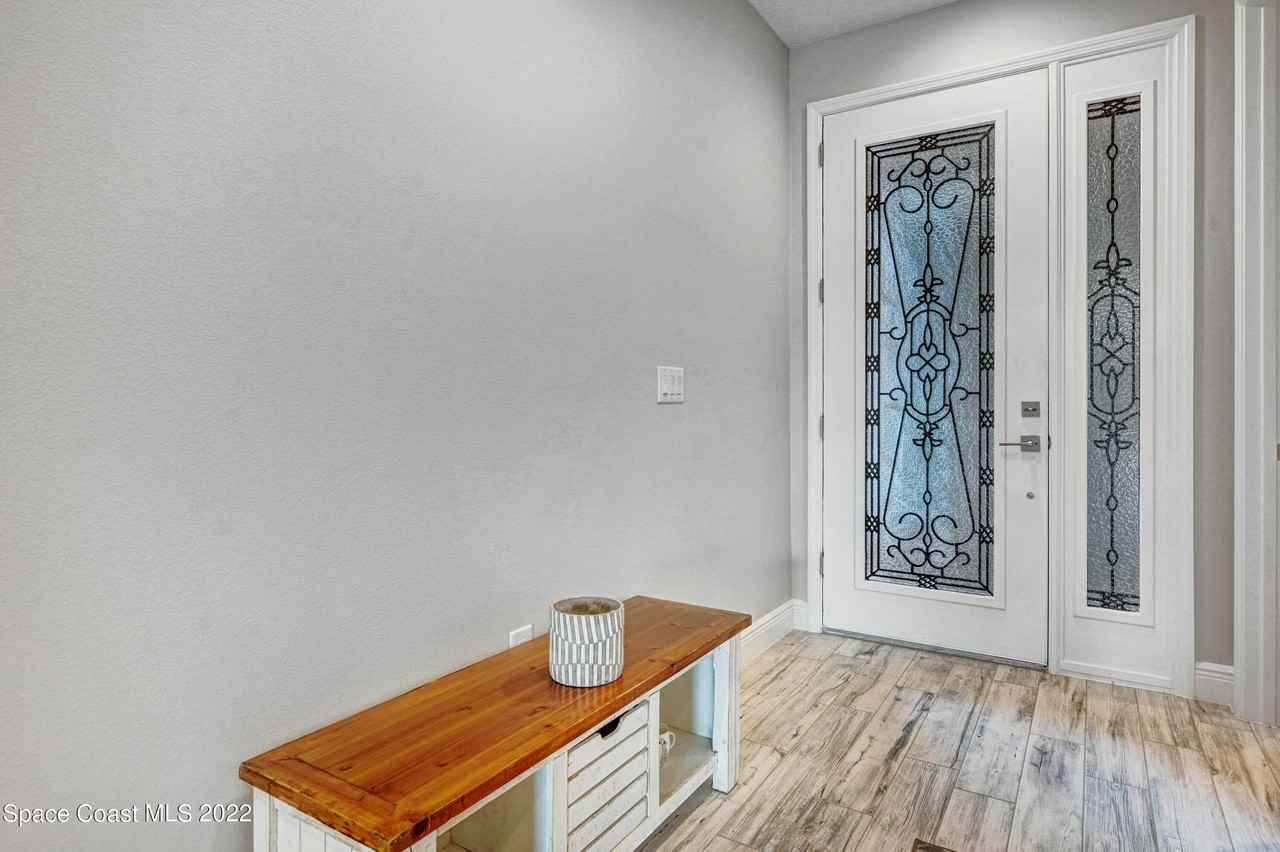 8563 Loren Cove Dr - Photo 5 of 50