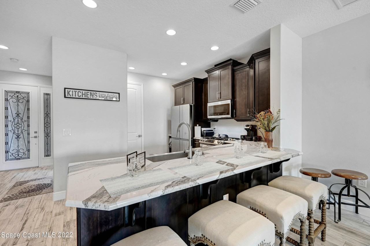 8563 Loren Cove Dr - Photo 7 of 50