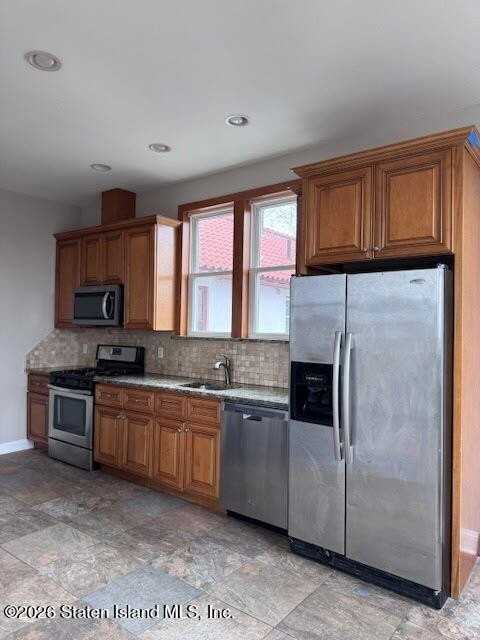 27 Occident Ave - Photo 2 of 8