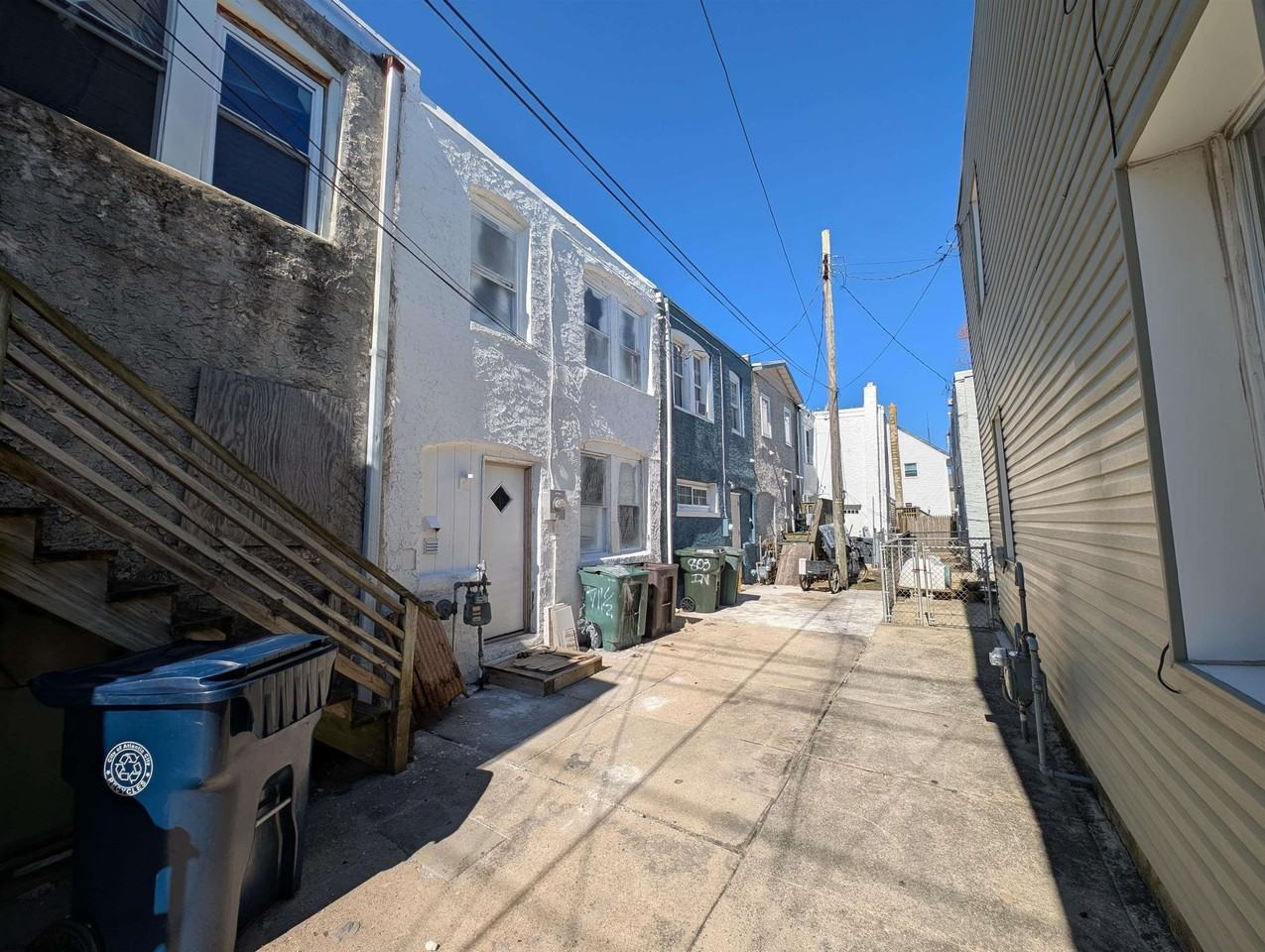 803 N Indiana Ave - Photo 3 of 3