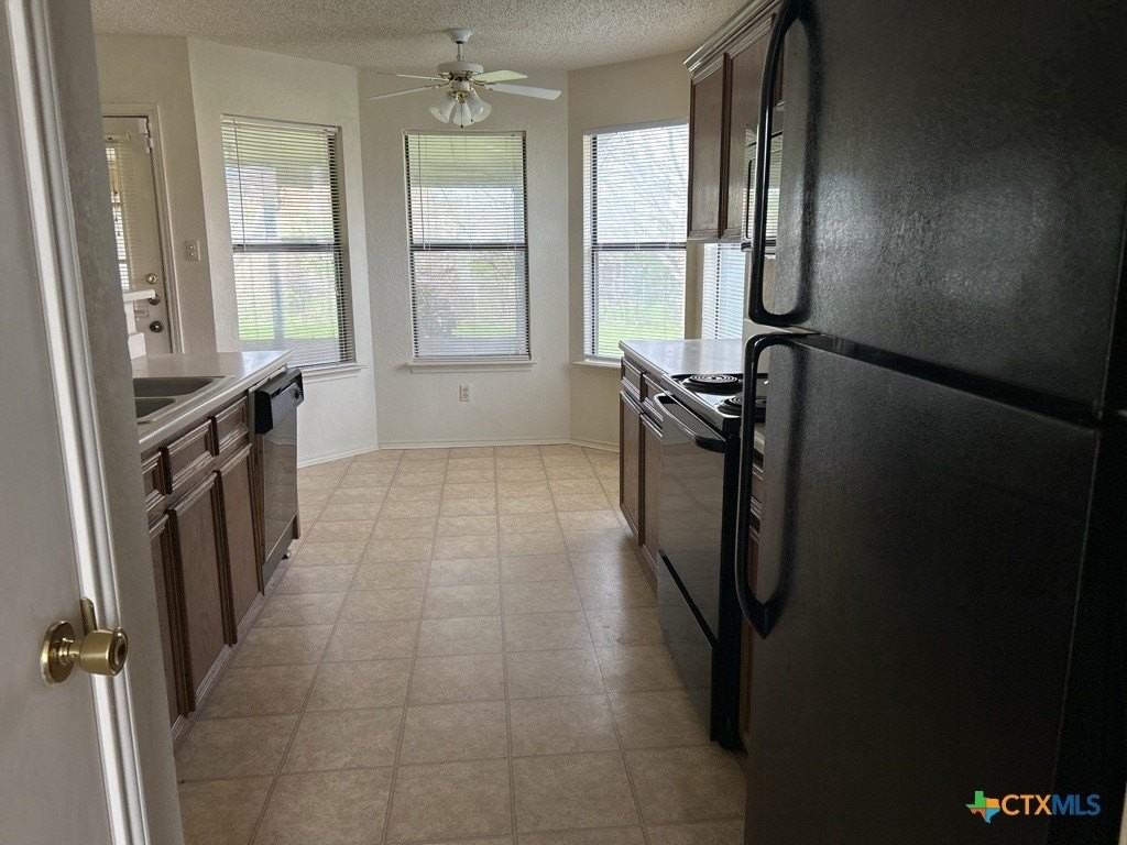 2607 Schulze Dr - Photo 3 of 23