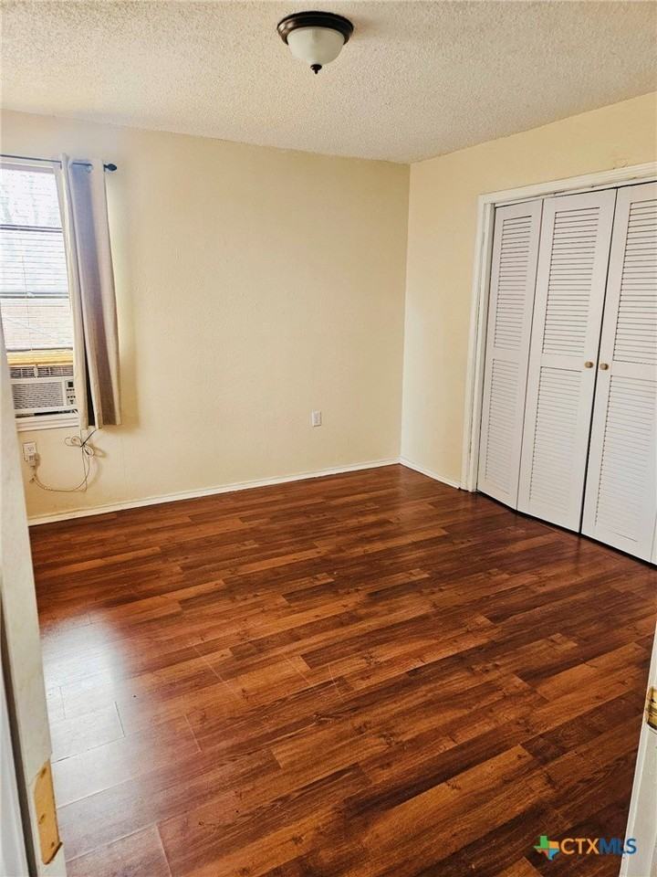 104 Plains Dr - Photo 4 of 9