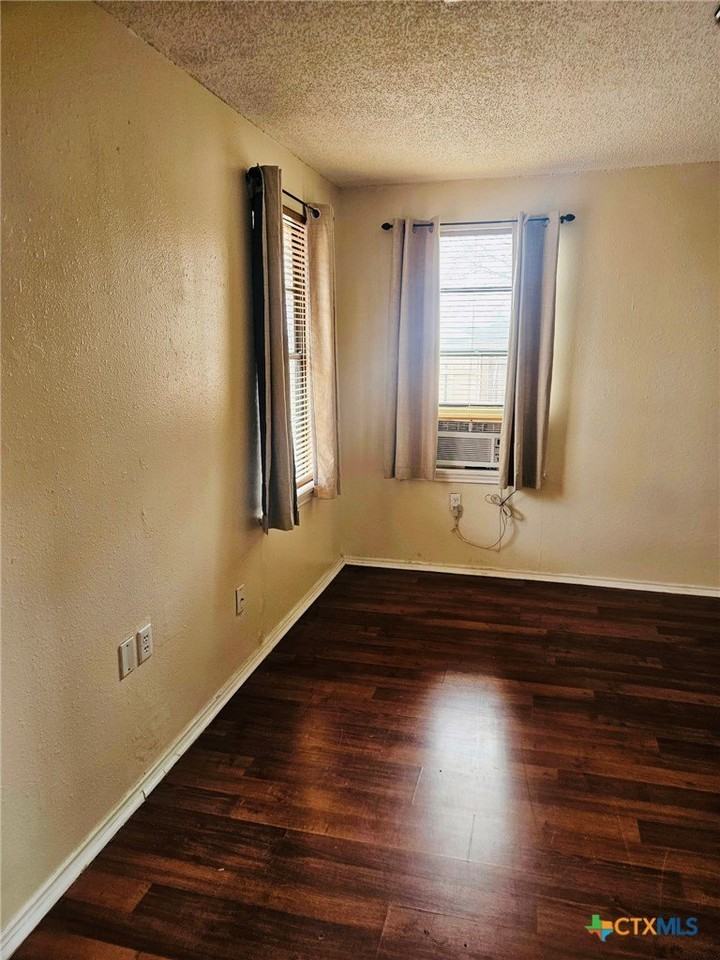 104 Plains Dr - Photo 6 of 9