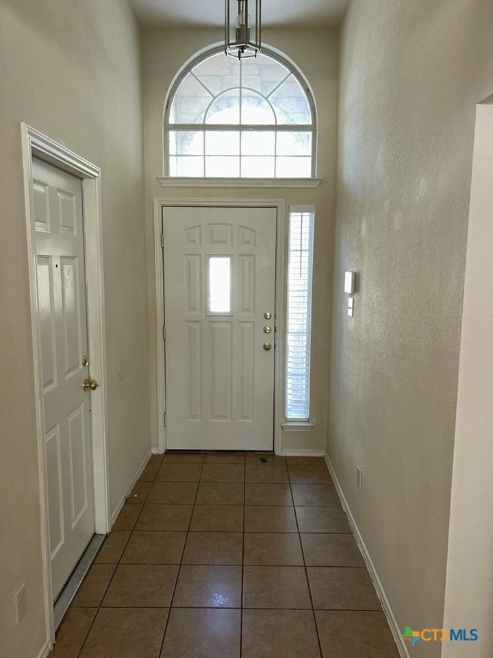 4402 Golden Gate Dr - Photo 3 of 24