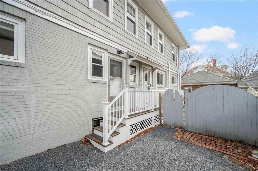 422 Wayland Ave - Photo 4 of 28