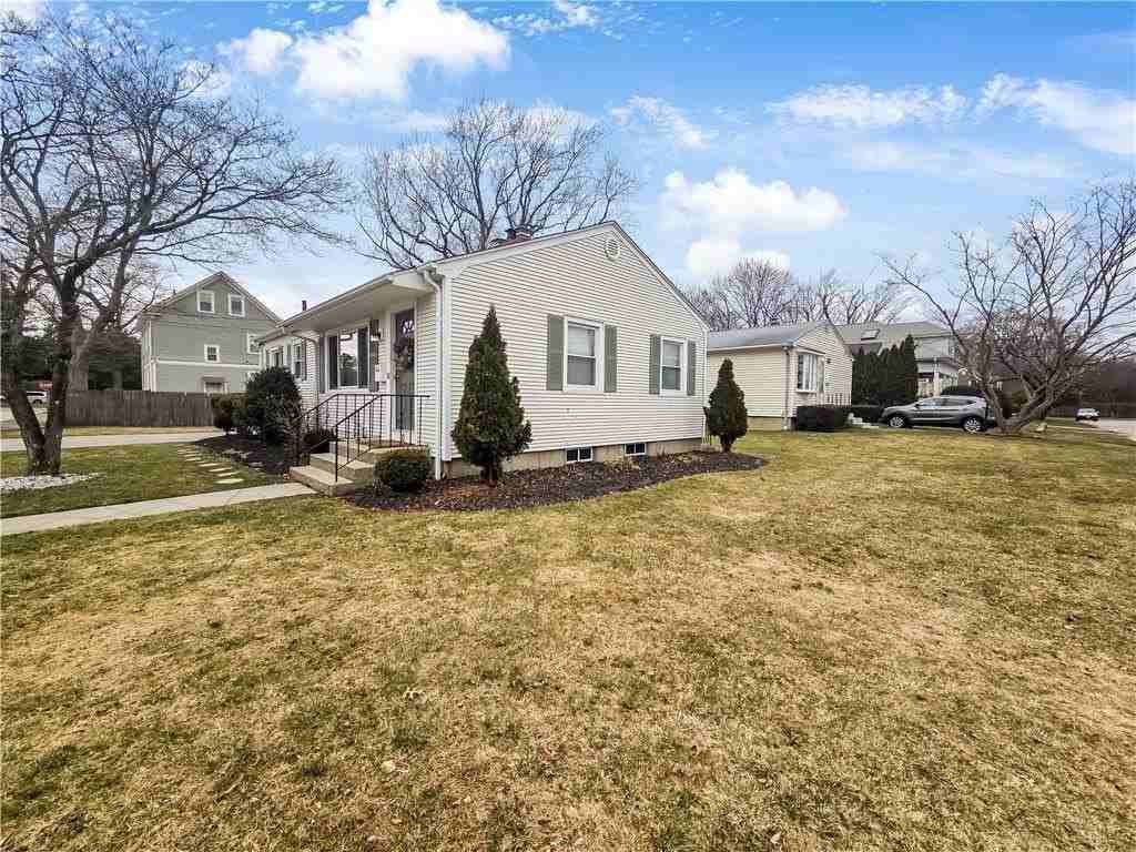 10 Brayton Ave - Photo 4 of 18