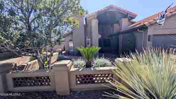 featured image of 64275 E Orangewood Ln