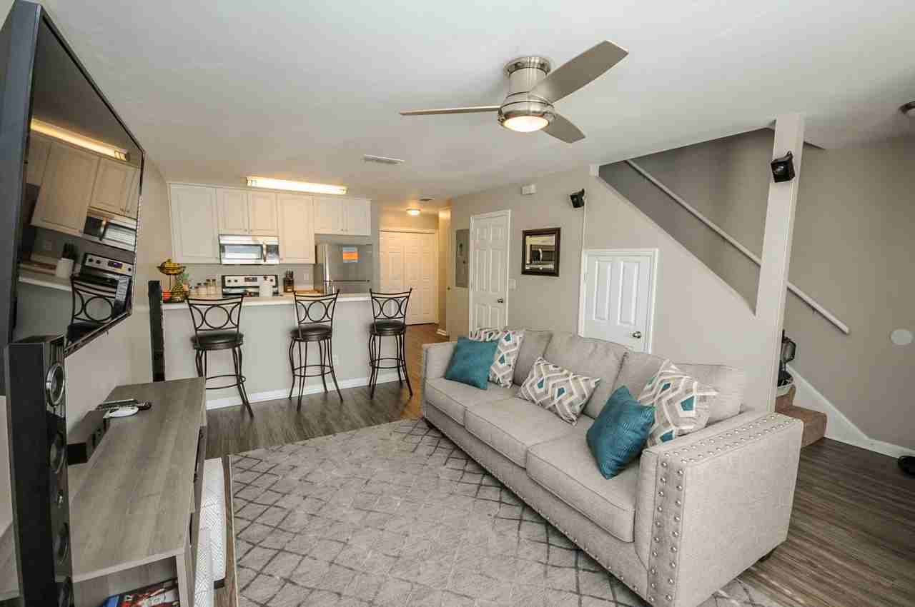 4258 Augustus Oak Ct - Photo 3 of 13