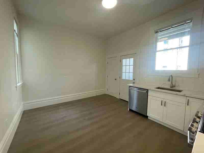 215 Guerrero St #3 - Photo 3 of 34