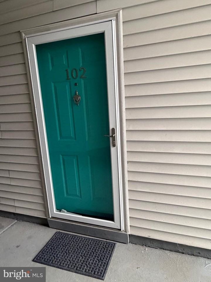 102 Stone Hurst Ct - Photo 3 of 47