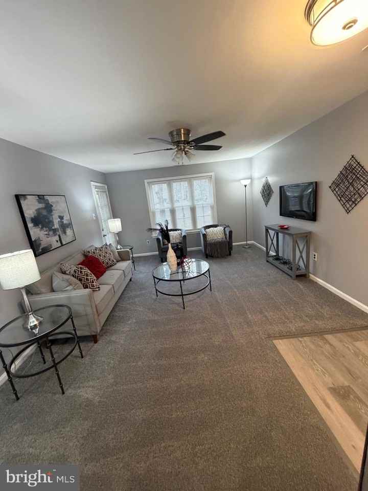 102 Stone Hurst Ct - Photo 6 of 47