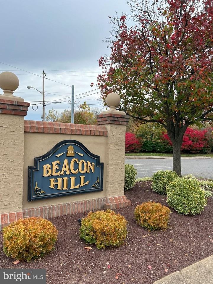 122 Center Ct - Photo 2 of 46