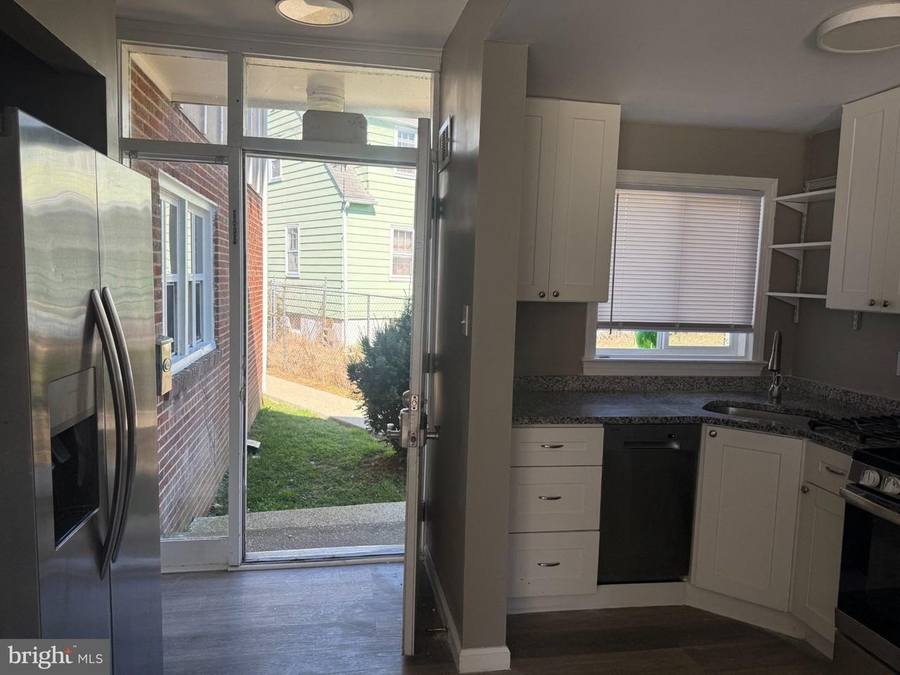 913 Spa Rd - Photo 7 of 16