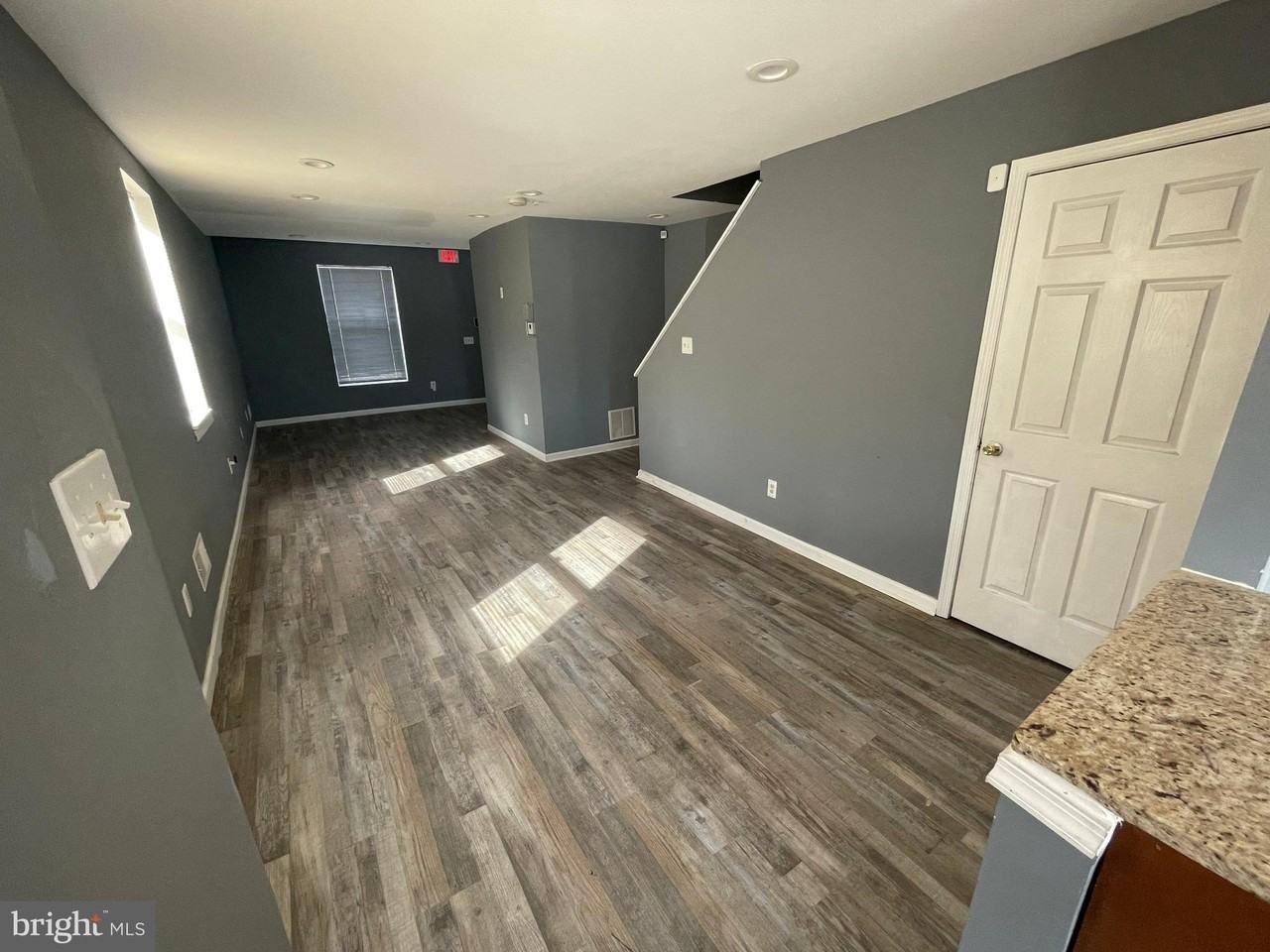 2133 W Mulberry St - Photo 3 of 18