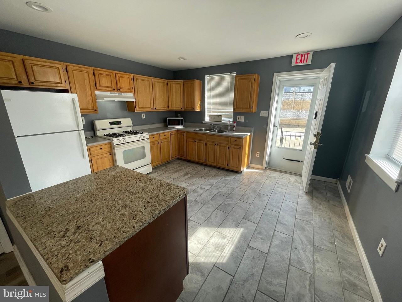 2133 W Mulberry St - Photo 5 of 18