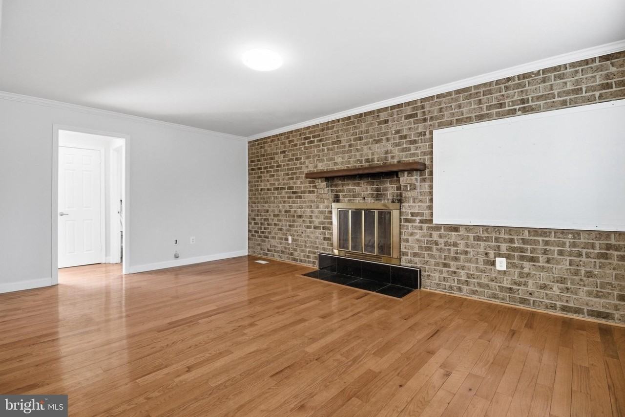 14301 Perrywood Dr - Photo 3 of 32