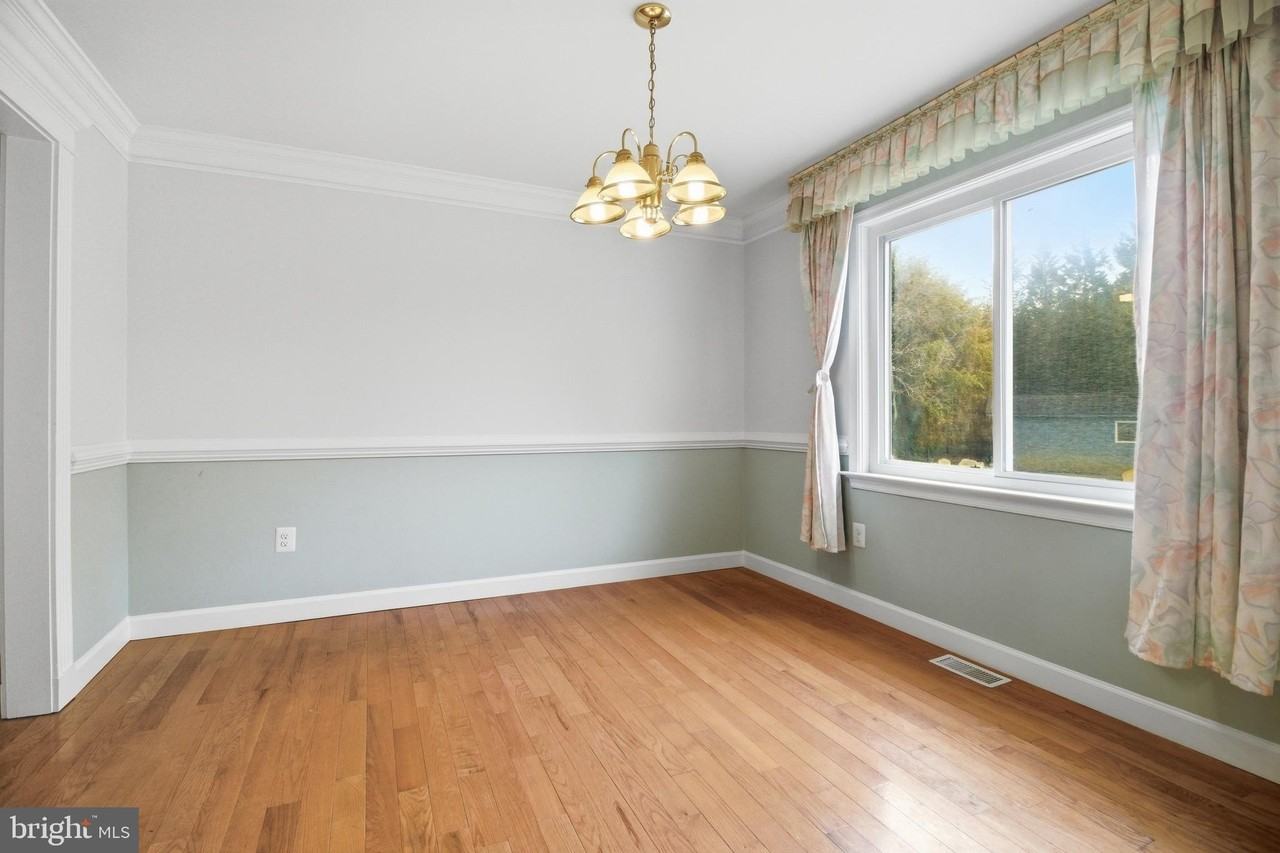 14301 Perrywood Dr - Photo 6 of 32