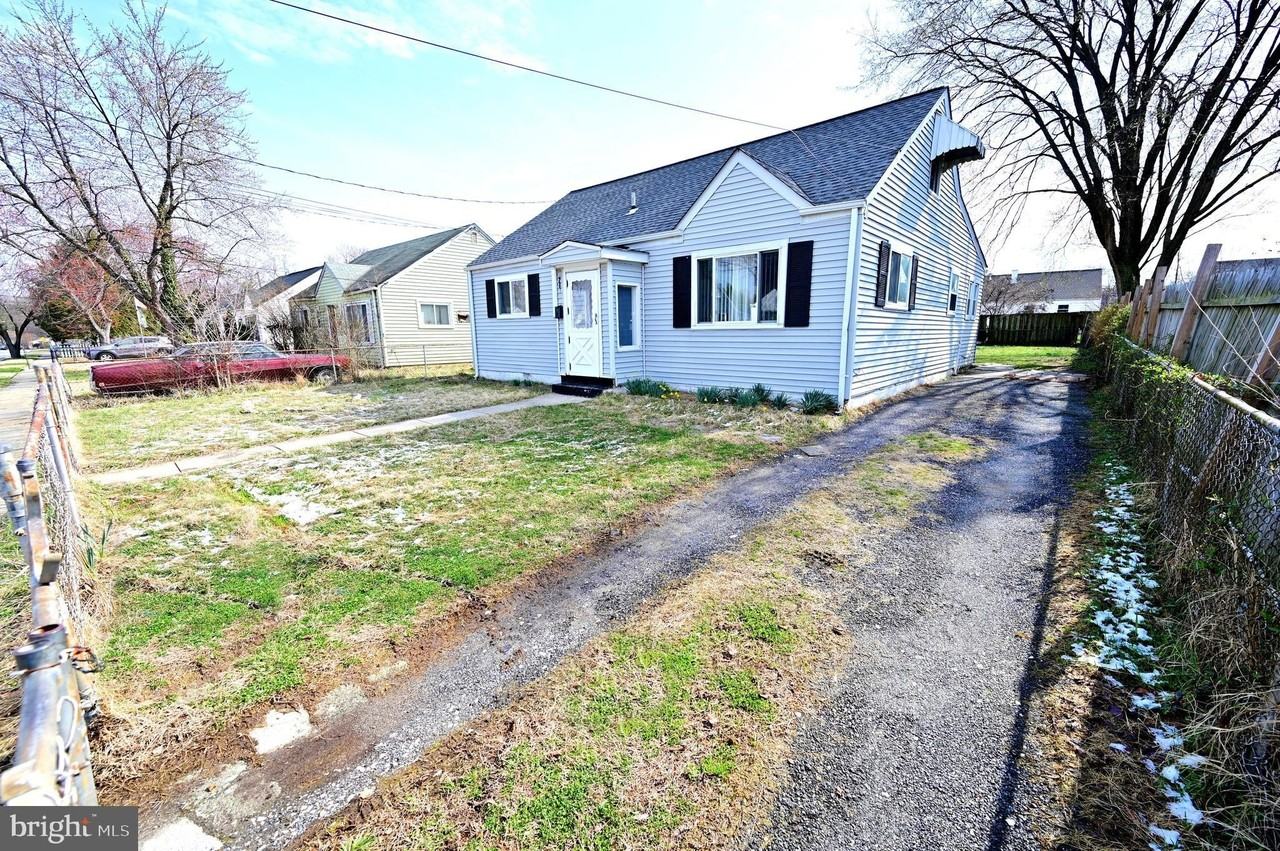 2610 Lakehurst Ave - Photo 2 of 35