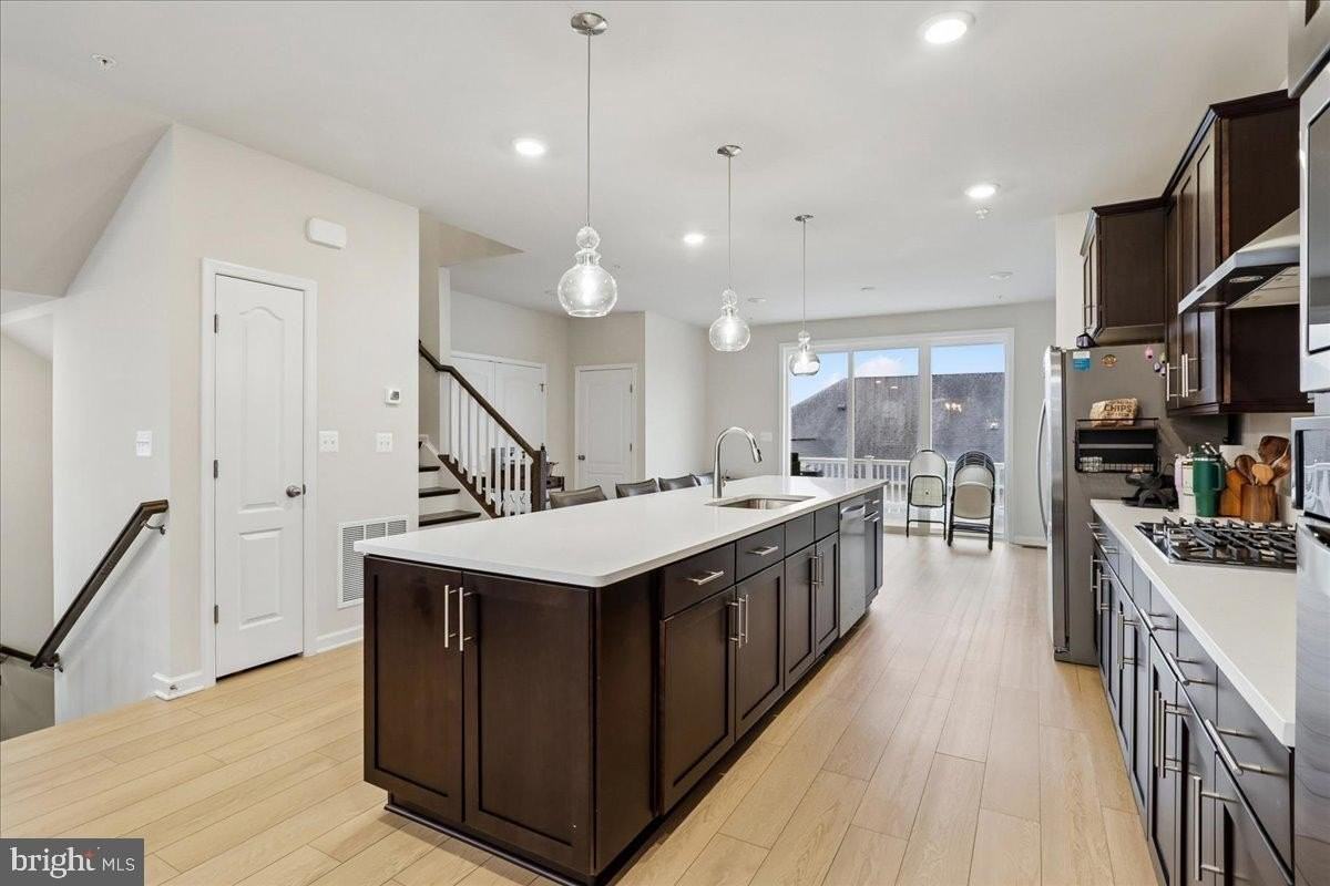 10800 Blanton Way - Photo 5 of 30