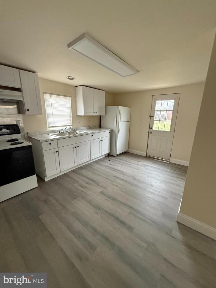 15 Williams St - Photo 6 of 12