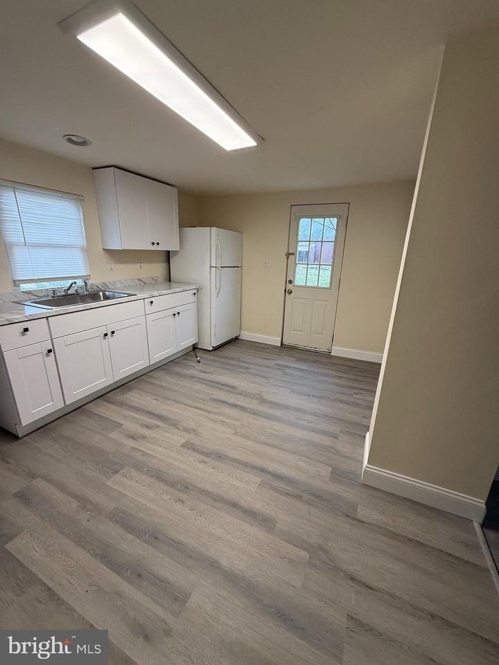 15 Williams St - Photo 7 of 12