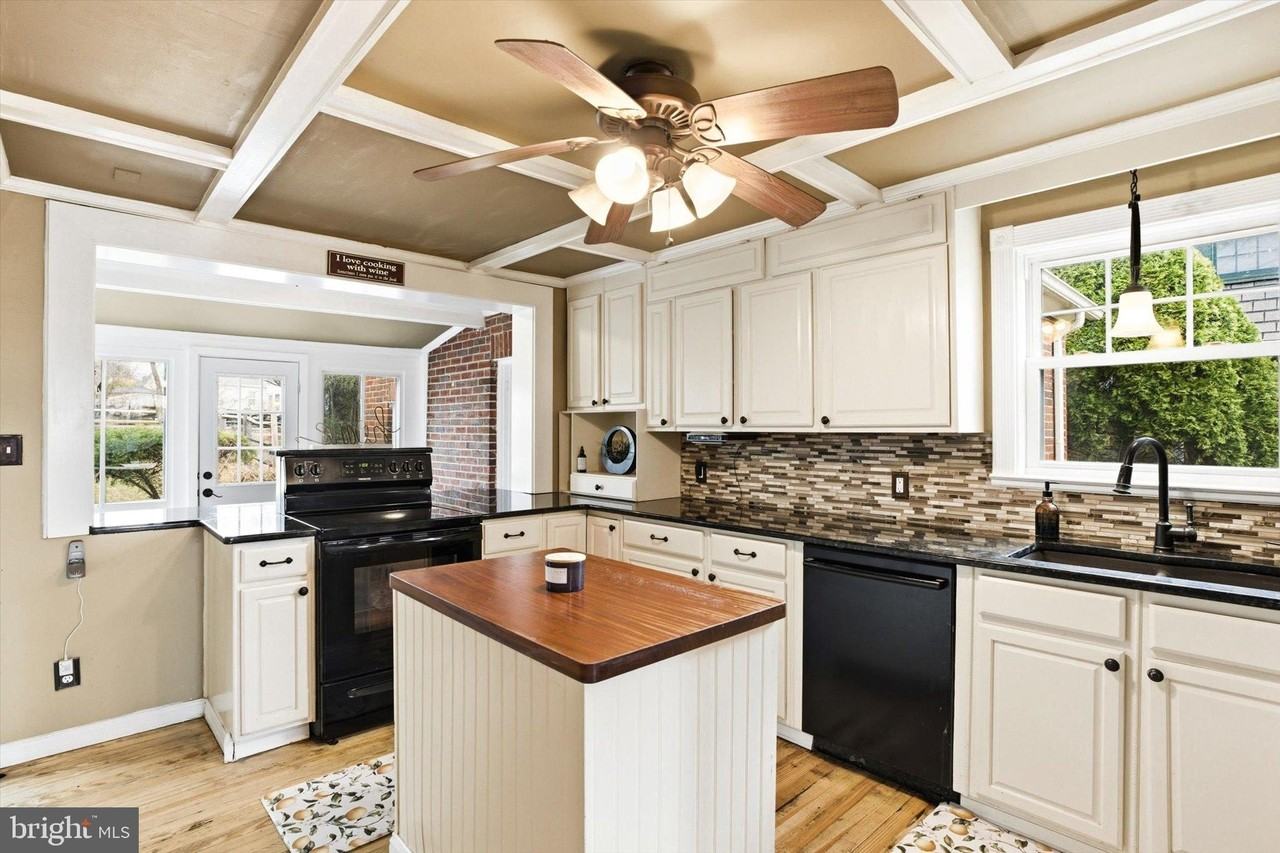 30 Upper Ferry Rd - Photo 7 of 30