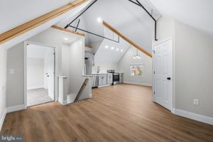 featured image of 320 W King St Unit 4